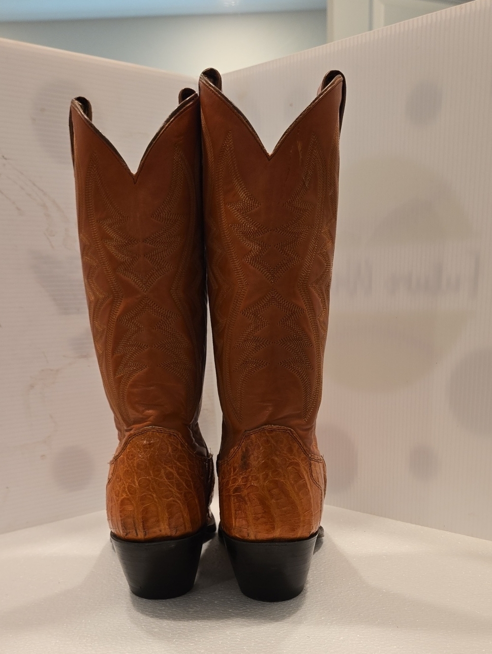 Exotic Leather Justin Boots Men's Cognac Exotic-Textured Cowboy Boots - Picture 4 of 8